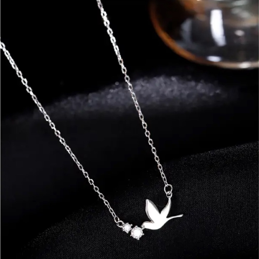 New! Dainty Swallow Shape Pendant necklace